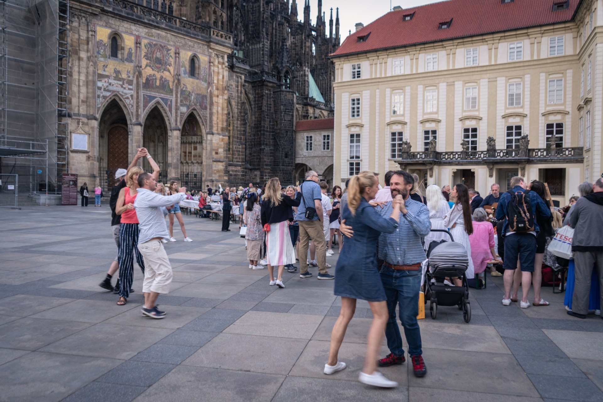 Fotografie 7 projektu Stůl kolem katedrály